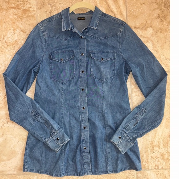 True Religion Denim Shirt Women's Western Style Button Down Light Wash Size L - Picture 1 of 10